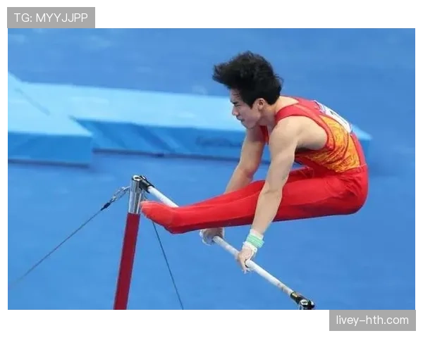 张博恒上场像邻家暖男，翻到私底下照片直接像误入豪宅开幕式